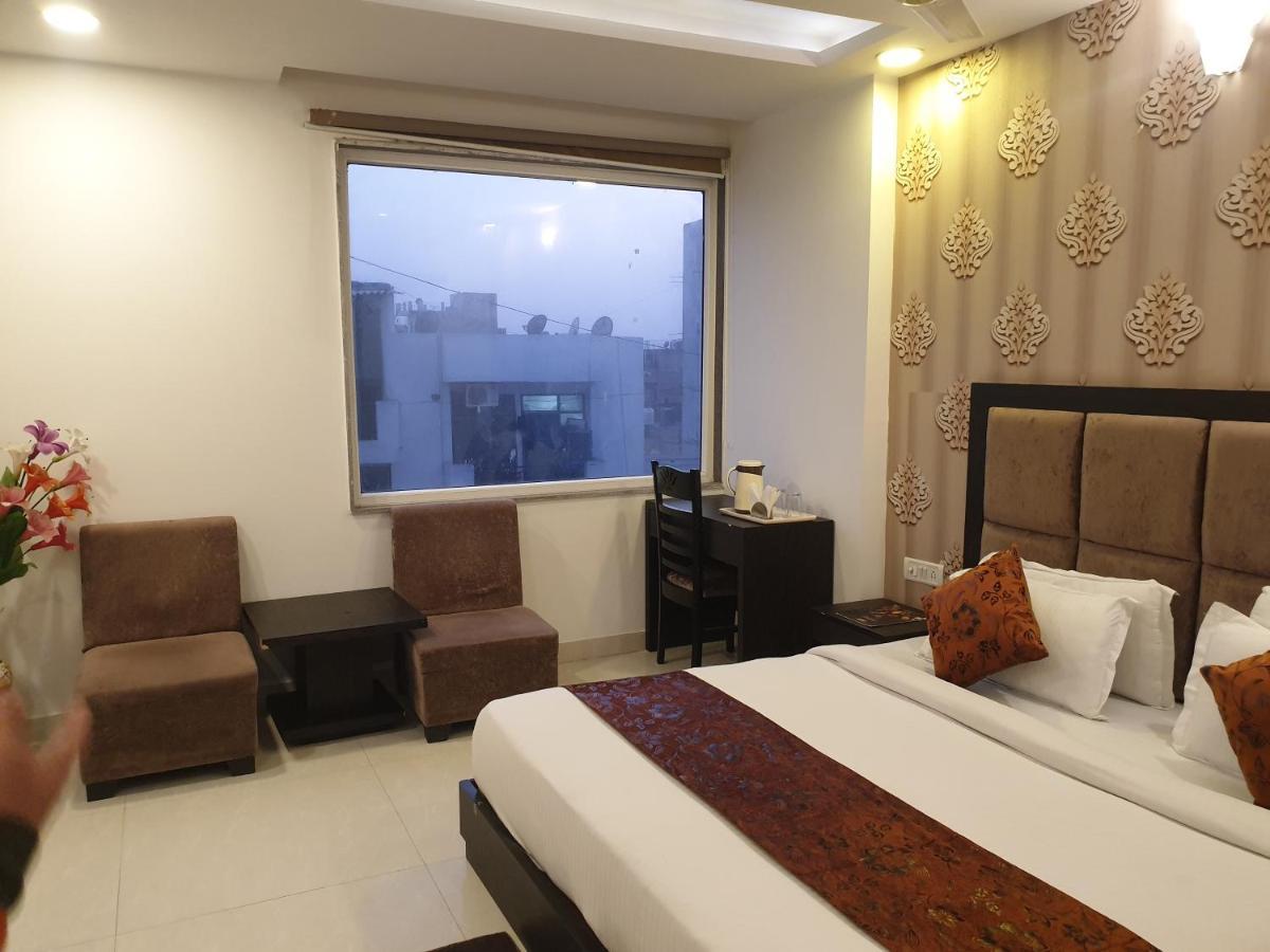 Hotel Aashiyana Inn New Delhi Exterior photo